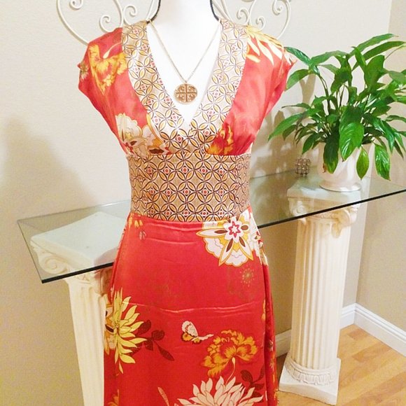 bebe Dresses & Skirts - NEW Bebe Silk Floral Dress